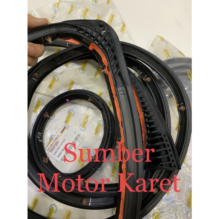 Karet Pintu Depan Daihatsu Grand Max / Luxio ( per pcs )