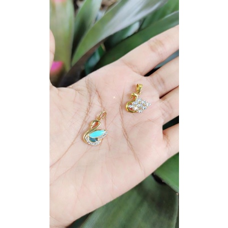 Liontin Flamingo Emas Muda