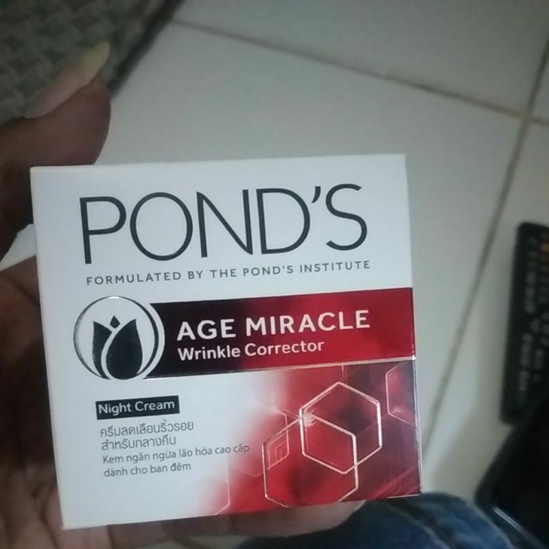 pond's age miracle day cream  50gram krim wajah/ facial treatment cleanser youtful glow