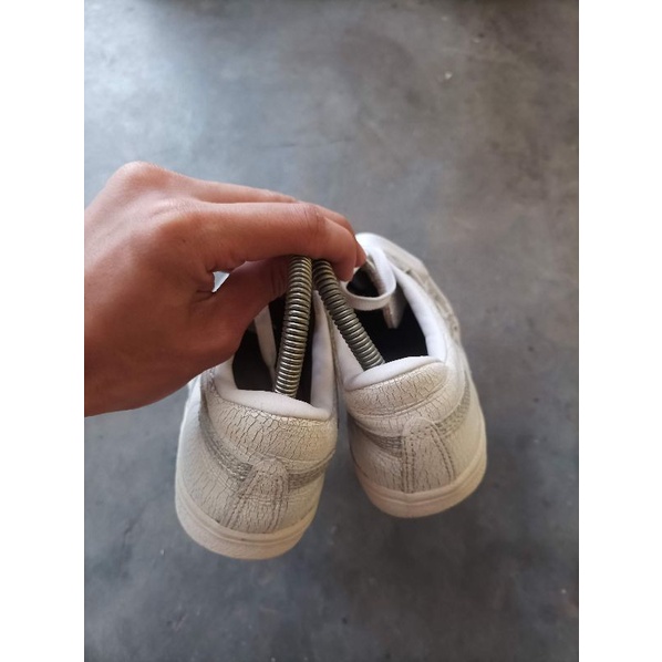 ONITSUKA TIGER FABRE LOW LEATHER SECOND KEREN UNTUK CEWE