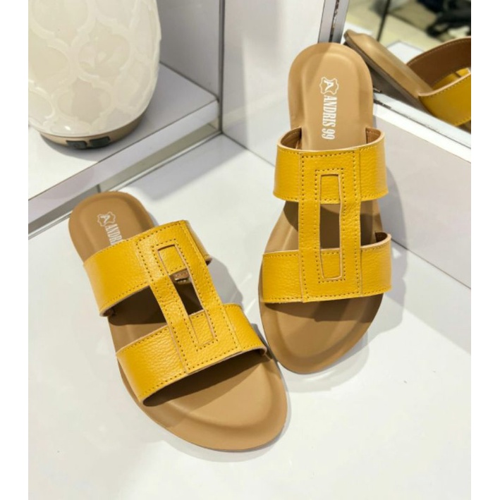 Sandal Kulit Wanita