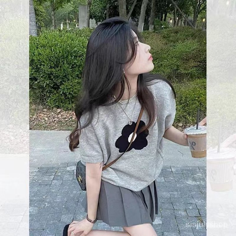 Kaos Atasan Harum Lengan Pendek Bunga Abu-abu Kaos Rajut Lengan Pendek Wanita Musim Panas Kecil