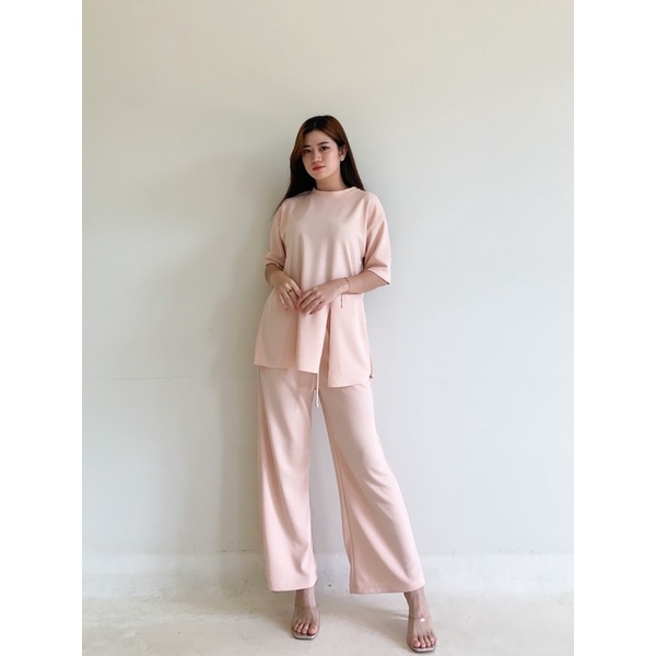 Clarae Premium Set (1 Set Premium Comfy with slit)
