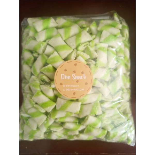 

Astor Bantal Pandan 500 gram Dim Snack / Oleh Oleh Magelang Temanggung Wonosobo Yogyakarta / Keripik Kerupuk Cemilan Snack