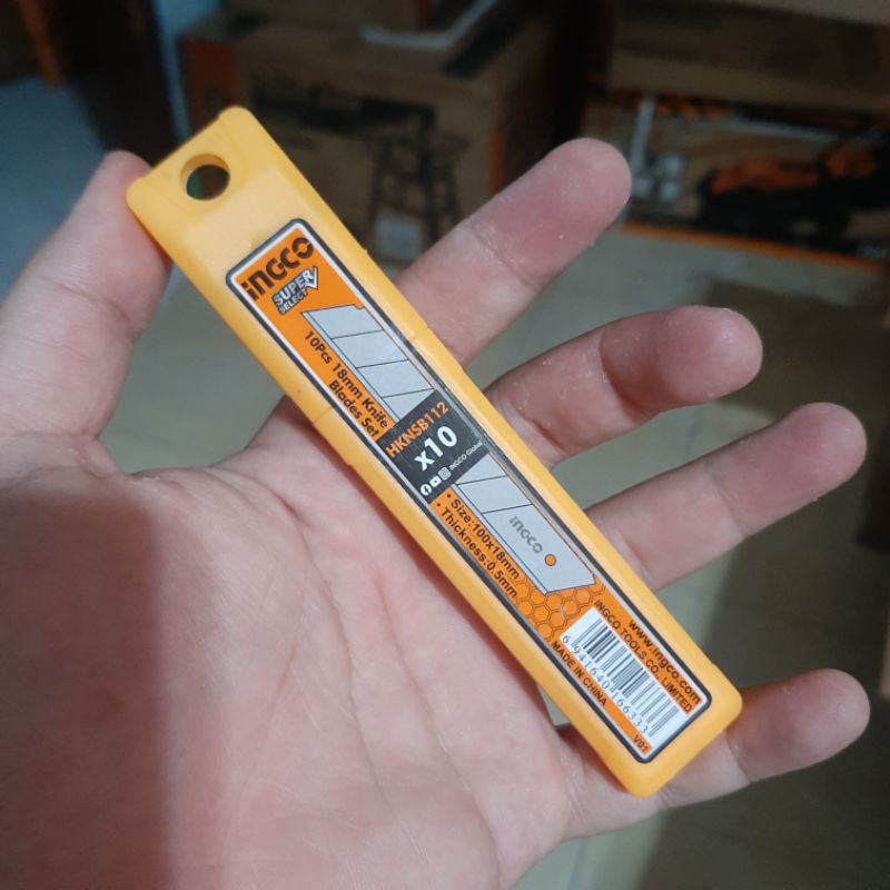 

Mata Cutter Isi 10 Pcs ukuran 18 X100 mm Ingco HKNSB112