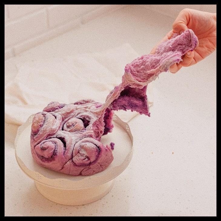 

MADMILK UBE HOKKAIDO ROLLS (ROTI UBE/TARO) KODE 627