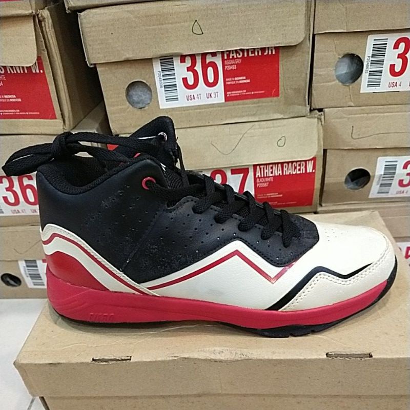 sepatu basket Piero speciale