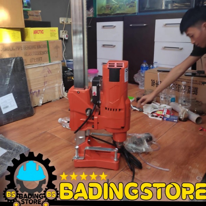 

Mesin Bor Coring Beton 8 Inch Bor Pembolong Beton 200 Mm