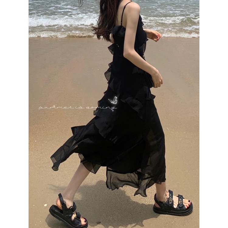 Red Ruffled black suspender dress wanita musim panas baru French high-end sense of thin seaside holiday long skirt skirt