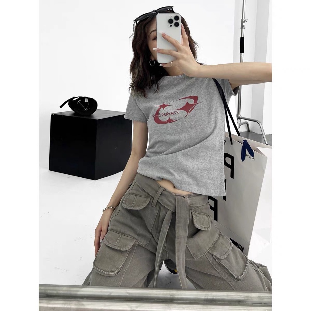 Red T-shirt lengan pendek dicetak gaya Amerika wanita musim panas 2023 versi Korea baru dari gaya bf hot girl slim slim short top ins