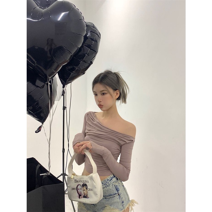 Red Hitam Satu Bahu Lengan Panjang T-shirt Wanita Musim Gugur Gadis Panas Rasa Desain Niche Murni Keinginan Ketat dan tipis Pendek Top