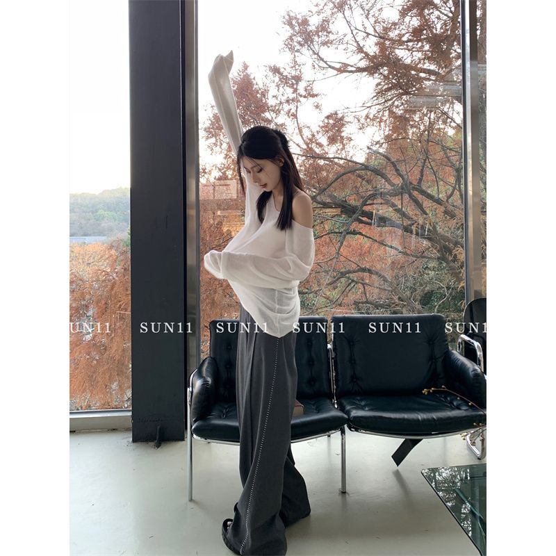 Red Keinginan murni angin V-neck lengan panjang top wanita musim semi dan musim panas baru putih mikro-transparan rasa desain ceruk longgar rajutan tabir surya kemeja