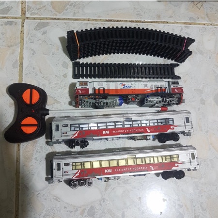 Miniatur Paket Merdeka Miniatur Kereta Api Indonesia Railking Skala Ho 1/87