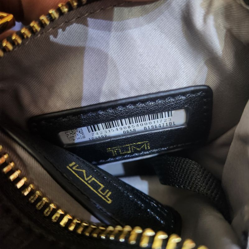 tas kecil tumi voyageur katy crossbody hitam new series selempang cewek kulit p1shoes