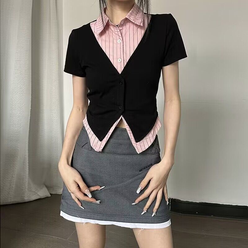 Red 2023 musim panas versi Korea baru dari ins warna hit splicing lengan pendek hot girl palsu dua potong all-match slim fit dan atasan T-shirt tipis