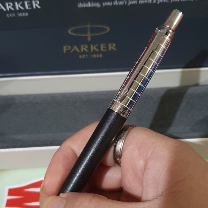 

Discount Pulpen Parker Jotter Premium Bond Street Black CT BP Free Grafir Nama /ALAT TULIS