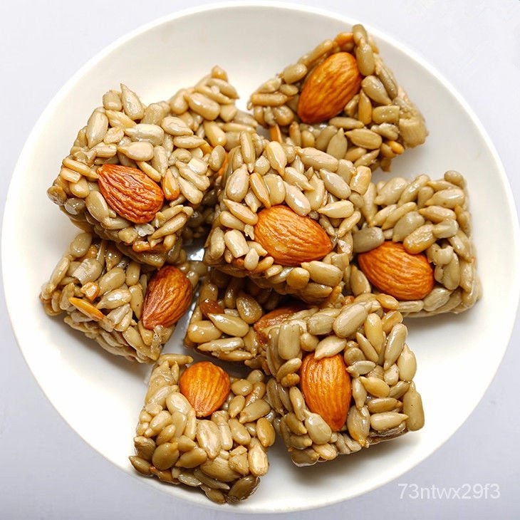 

Biji semangka renyah rasa kacang [dikemas secara individual] biji 8HMJ