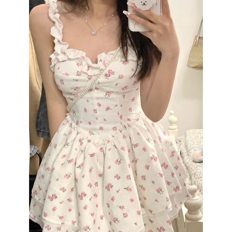 Red dreesPerancis temperamen suspender kecil gaun rok tutu musim panas wanita rok bunga ceruk rasa desain rok pendek
