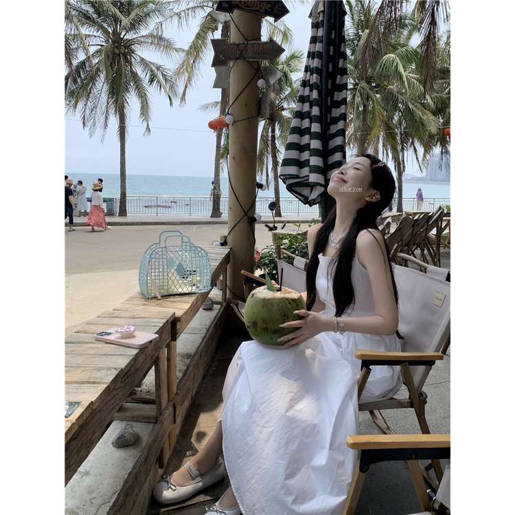 Red dreesPantai liburan angin gaun wanita desain musim panas rasa backless strap a-line rok panjang rok suspender temperamen Perancis