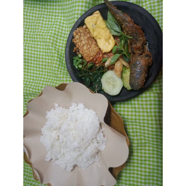 

Sambelan lele tahu tempe terong