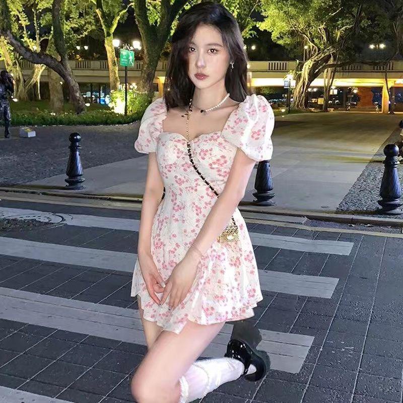 dress floral korea Gaun Bunga Wanita Lengan Pendek Musim Panas Gaun Peri Lembut Rok Pendek Ketat Pin