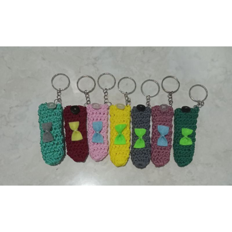 

angpao rajut lonjong / gantungan kunci rajut