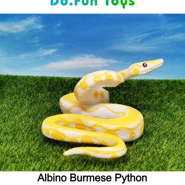 Big Python Snake Animal Figure / Niatur Mainan Ular Piton Besar