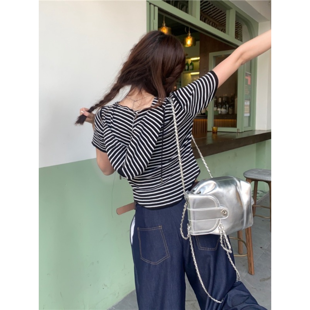 ✎Suhao kaos import wanita kaos wanita gaya korea lengan pendek kaos pendek perempuan waist short sweet and spicy top design sense niche female summer small French striped shoulder short-sleeved T-shirt