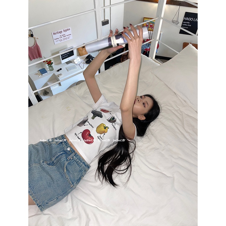 Red Sayuran cetak pendek slim fit lengan pendek T-shirt wanita 2023 musim panas versi Korea baru mengurangi usia dan tipis hot gadis atasan pendek