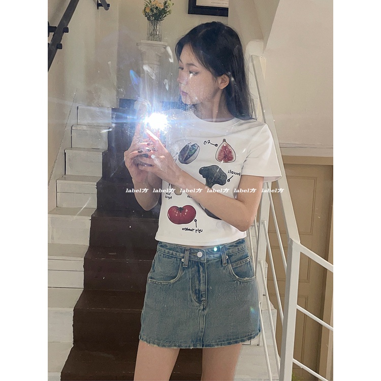Red Sayuran cetak pendek slim fit lengan pendek T-shirt wanita 2023 musim panas versi Korea baru mengurangi usia dan tipis hot gadis atasan pendek