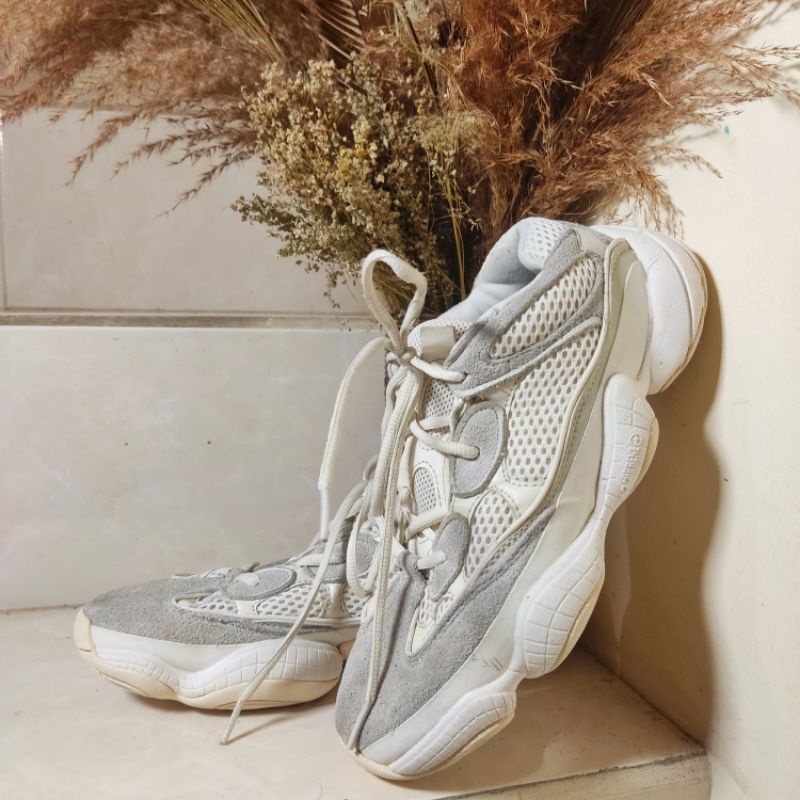 Sepatu Adidas Yeezy 500 Preloved