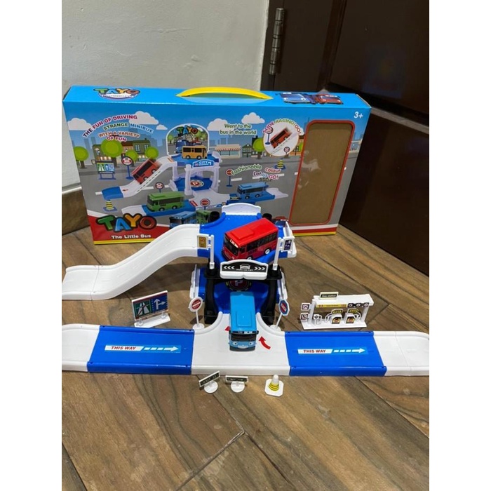 Pullback Tayo Parking Lot