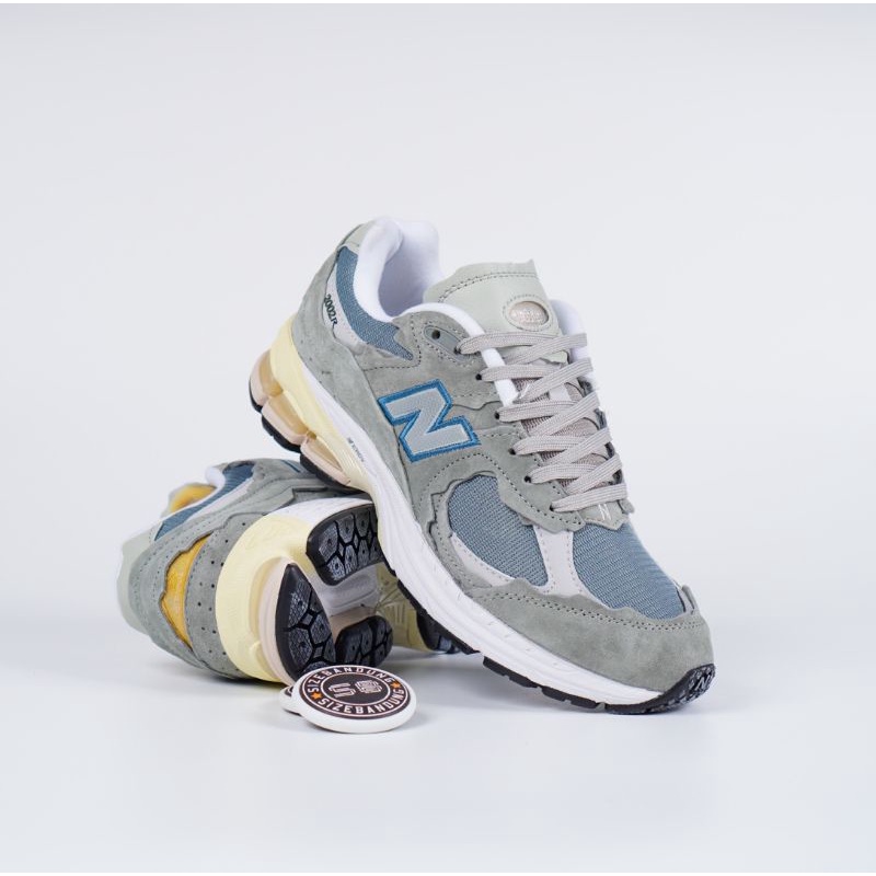 Sepatu New Balance 2002R Pack Mirage Grey