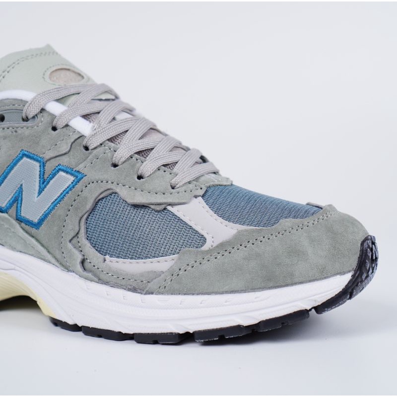 Sepatu New Balance 2002R Pack Mirage Grey