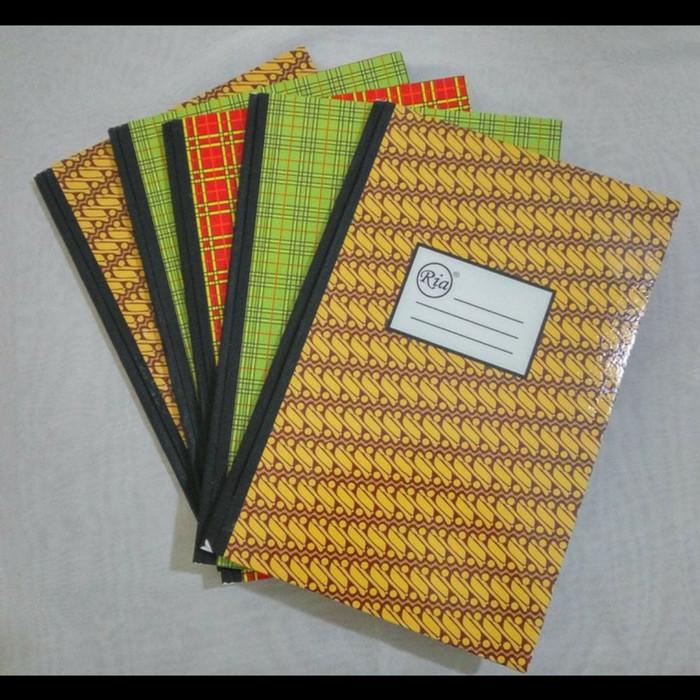 

Buku Folio 200 Lembar Merk Ria/ Folio Hard Cover