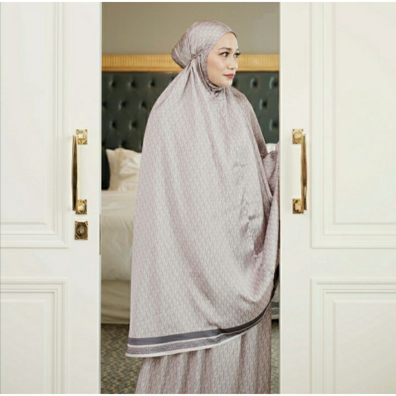 Vanilla Hijab Mukena Signature Monogram Rose