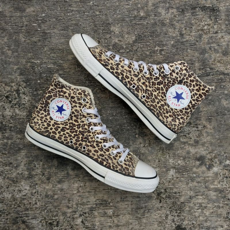 sepatu converse size 41 leopard print