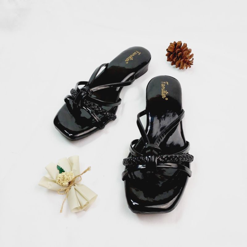 Sandal Wanita Variasi Kepang Bahan Kulit Glossy (Jenny 02)