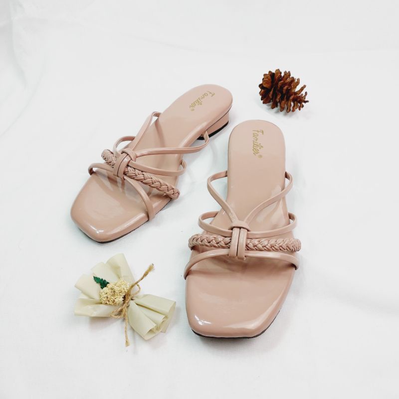 Sandal Wanita Variasi Kepang Bahan Kulit Glossy (Jenny 02)