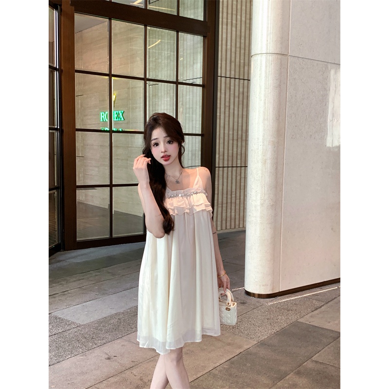 Red Apricot Suspender Dress Wanita Musim Panas 2023 Baru Manis Ruffled Rok Temperamen High-End A-line Rok