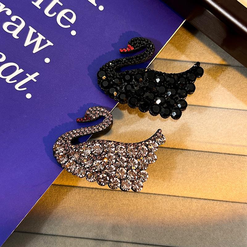 【Bayar di tempat】rhinestone Swan Hair Clip Elegan Temperamen Poni Klip Indah Aksesori Rambut