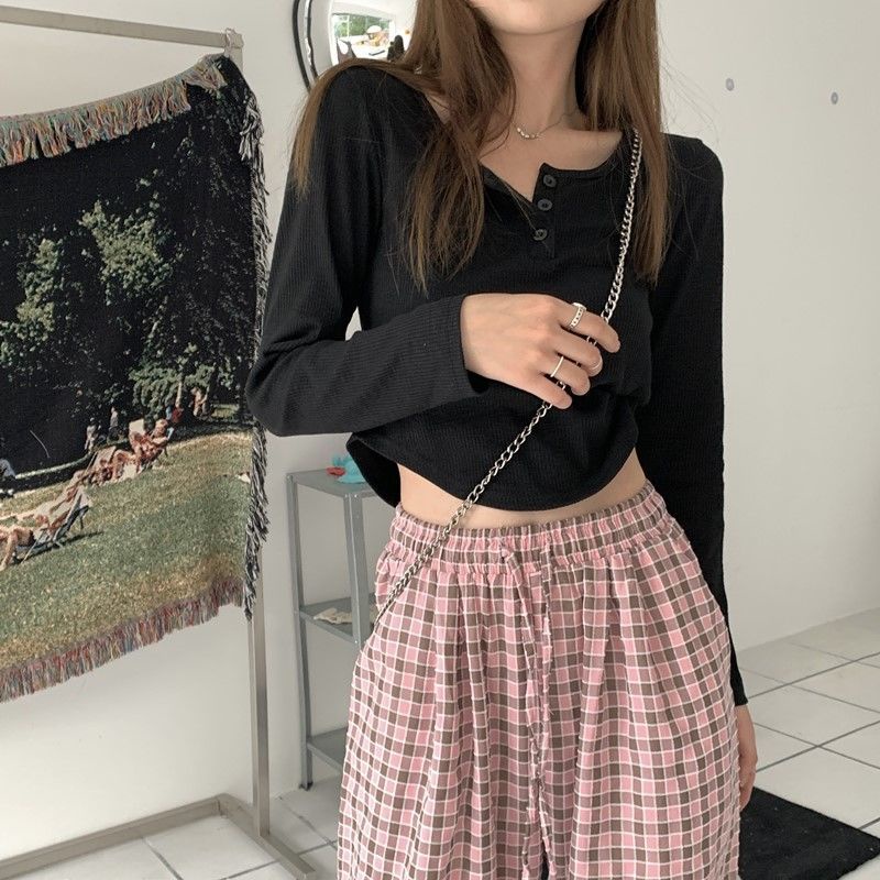 Red Ceruk rasa desain putih lengan panjang T-shirt wanita 2021 musim gugur diri budidaya hati-hati mesin sweater rajut in pendek top trend