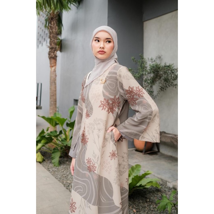 ZM Zaskia Mecca - Luny Cream Dress - Jelita Indonesia - Edisi Maluku