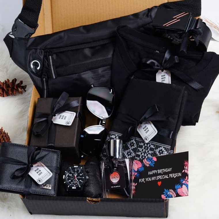 

Terlaris.. Hampers Cowok | Kado Ulang Tahun | Kado Wedding | Kado Anniversarry | Kado Graduation | Kado Engangement 00F