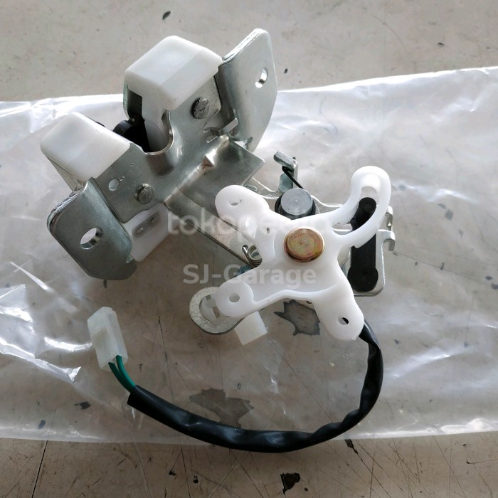 Doorlock bagasi grandmax