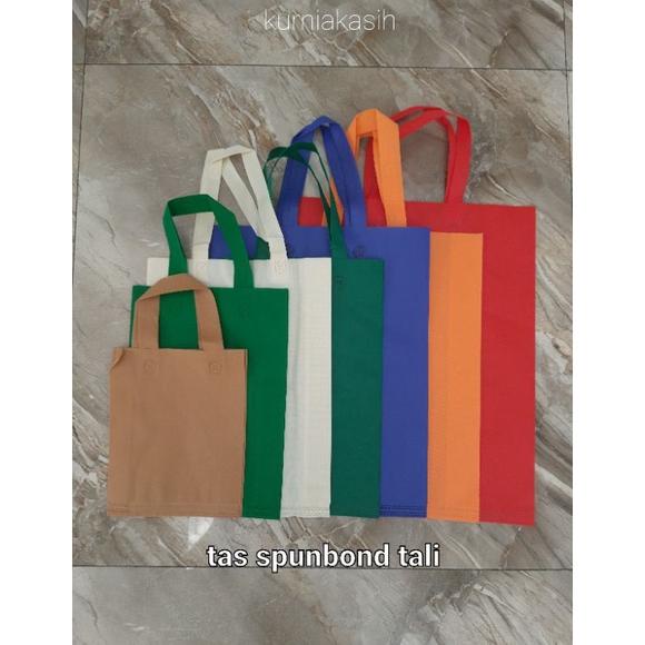 

Sale 7.7 TAS KAIN SPUNBOND GOODIE BAG 20x26 25x35 30x40 30x40eco 12pcs/pak
