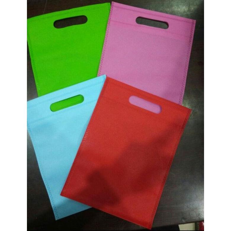 

New (100pcs) tas kain uk 20x26 - goodie bag oval - tas souvenir - tas parfum - tas