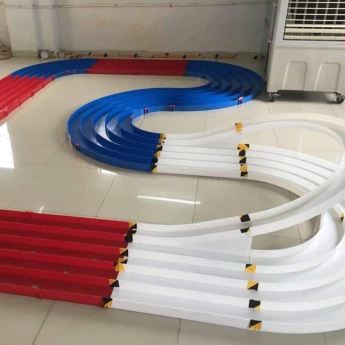 

Di jual baru trek auldey 5line 1set 20 keping lurus 16 keping belok