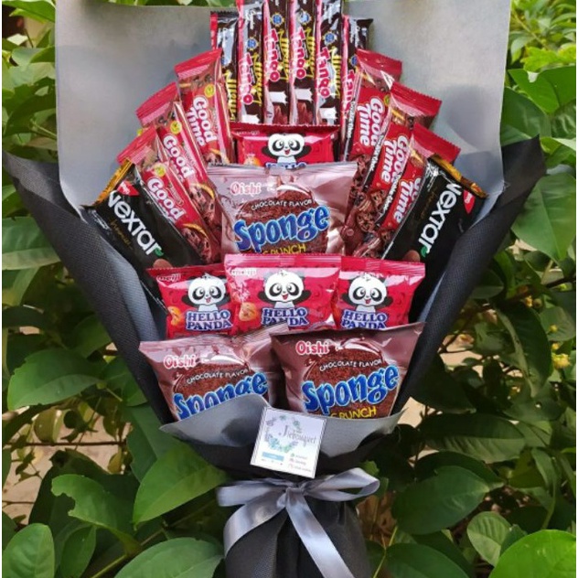 

Di⚡kon !! (S) Buket PREMIUM BIG COWO /paket/bingkisan Snack Ulang Tahun/Ultah/ Wisuda/Kado/Hadiah