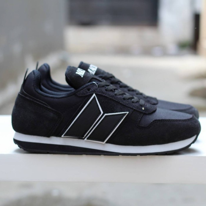 Sepatu Pria Macbeth Classic Sneaker Pria